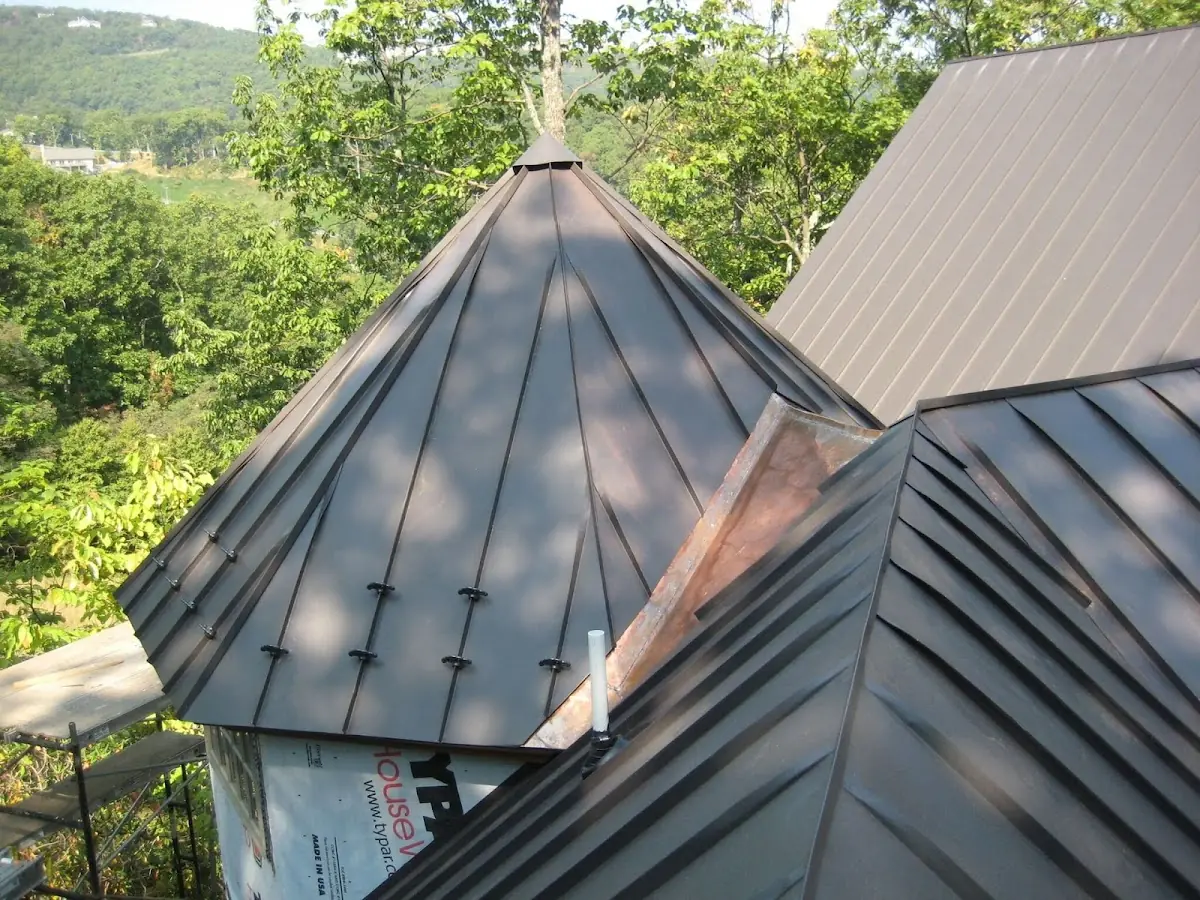 Professional Roof Tarp Installation by Craftsman Roofing in Bonaventure